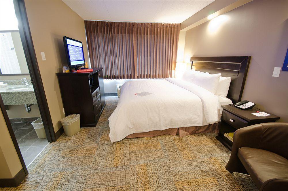 Express By Canad Hotel 3*