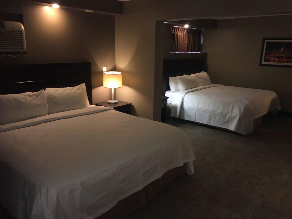Hotel Express By Canad 3*